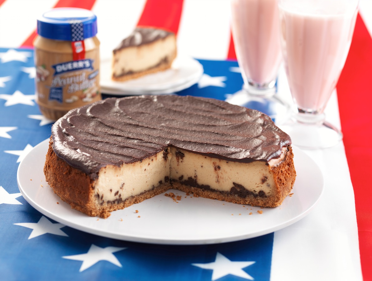 Peanut Butter and Chocolate Cheesecake